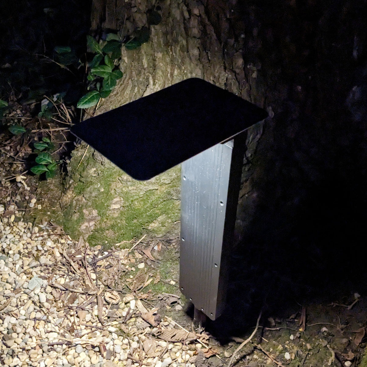 LA Pathlight SHADE SOLAR® Shade-3™ solar light works in the shade