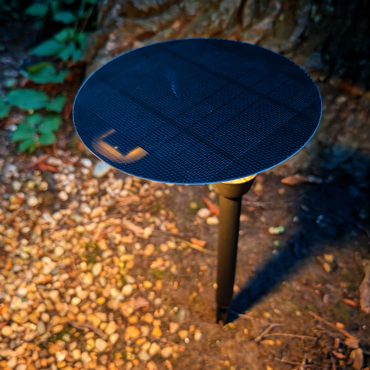 Luna Edge SHADE SOLAR® Shade-3™ solar light works in the shade